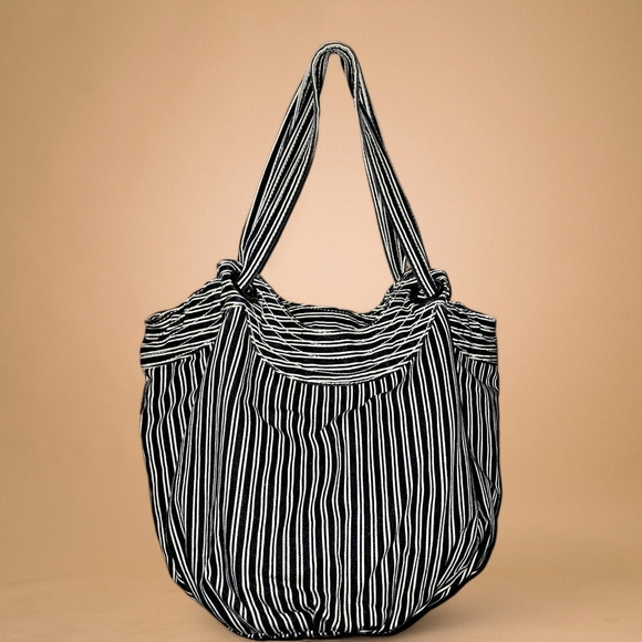 American Eagle Outfitters Hobo - Picture 3 of 9